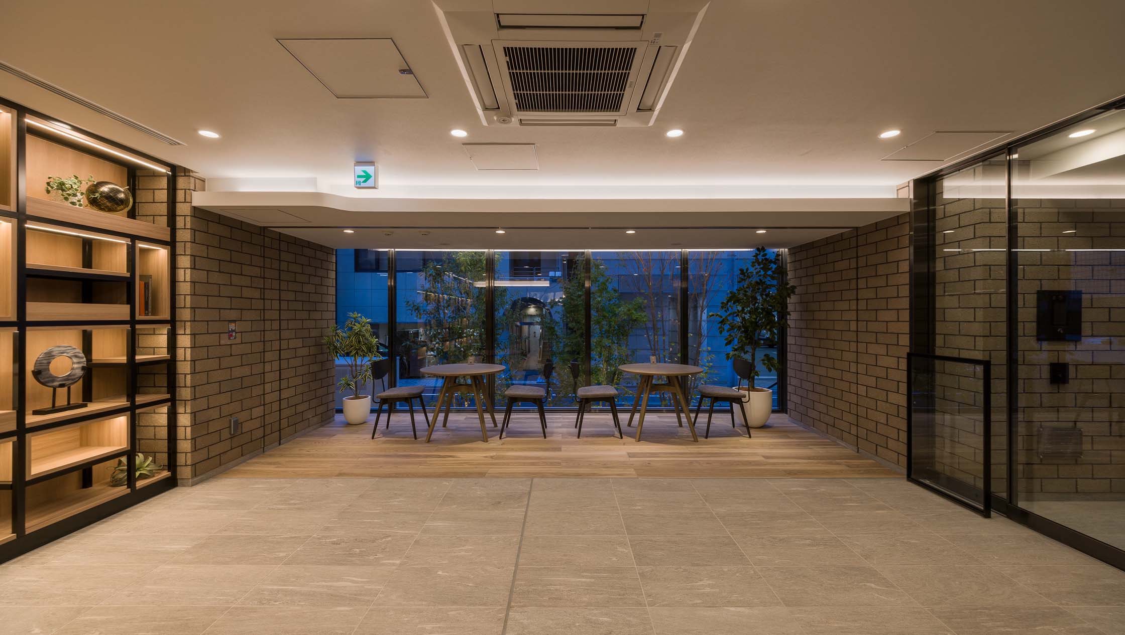 エントランスホール